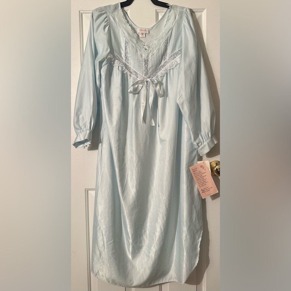 BARBIZON Md Vtg 80’s 90’s Romantic Cottagecore Blue Nightgown Granny Lace Floral